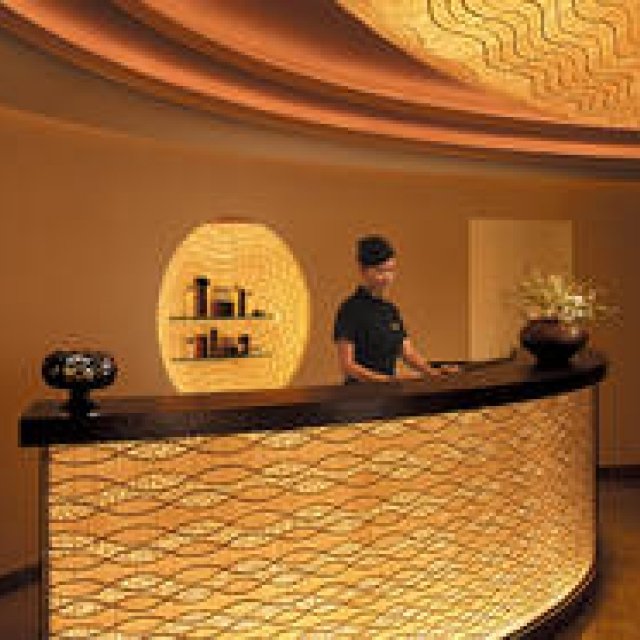 A Massage Method Developed for Thai Royalty | THE PENINSULA TOKYO