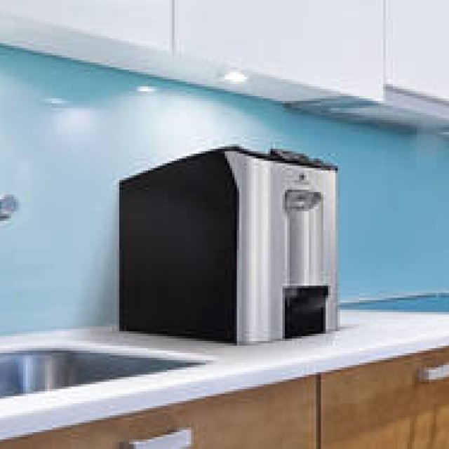 The "Cube" UV hybrid water purifier, which connects directly to the tap, arrives in Japan | Waterlogic