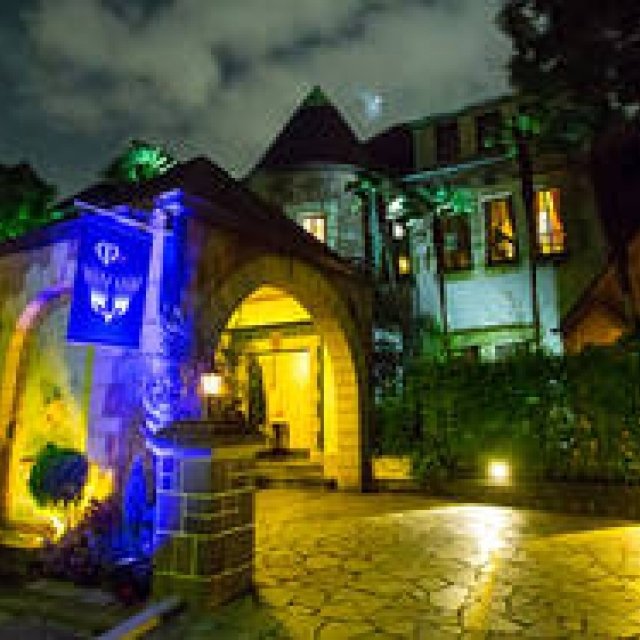 A "Luxury Halloween Party" for the Modern Woman | Clé de Peau Beauté