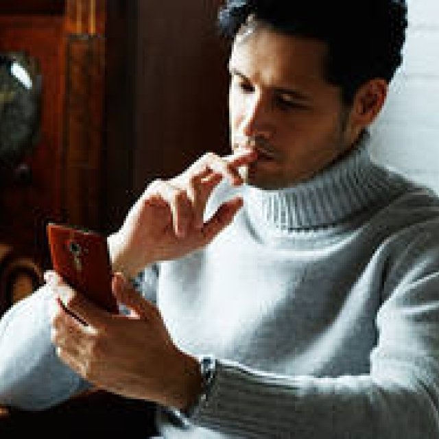 The Allure of Leather Smartphones: A Connoisseur's Perspective | isai vivid