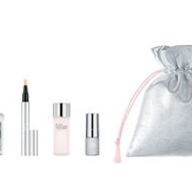 A Base Makeup Kit for Luminous, Translucent Skin by RMK
