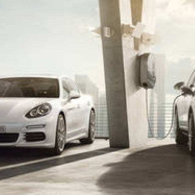 Porsche Hosts Experiential Event for Plug-in Hybrid Vehicles