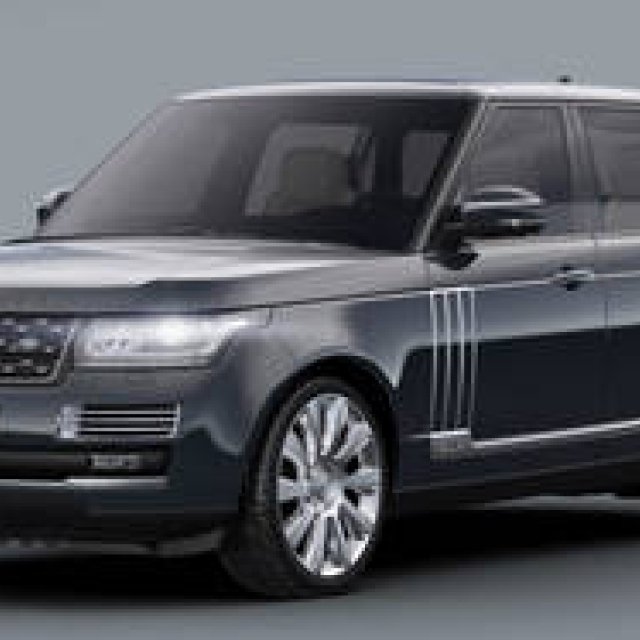 Land Rover Delivers Bespoke Model to Globe-Trotter