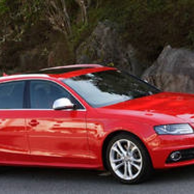  Audi S4｜ルックスだけで心が騒ぐクルマ ギャラリー