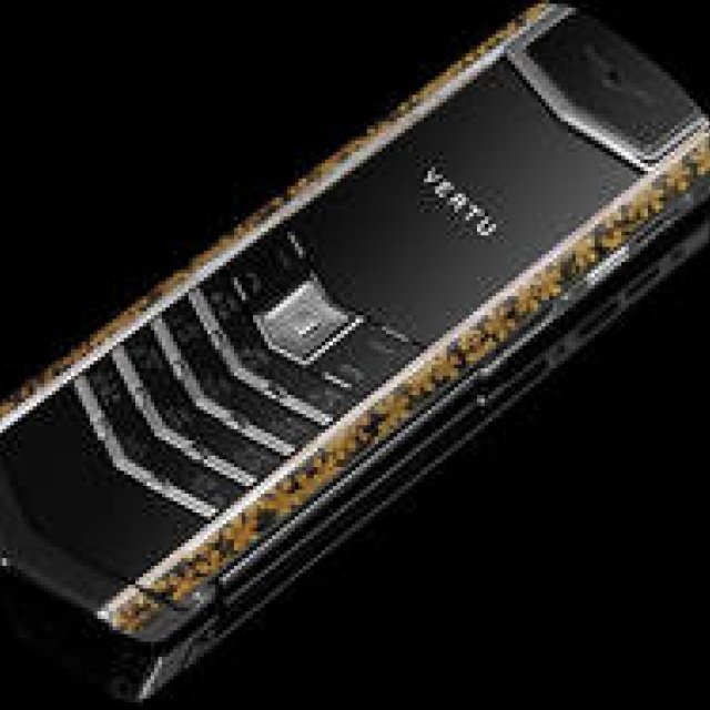 VERTU｜漆モバイルフォン「シグネチャー吉祥」発表 ギャラリー