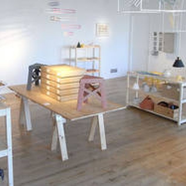  EXHIBITION｜デザイナー 藤城成貴「shelves and mobiles」展 ギャラリー