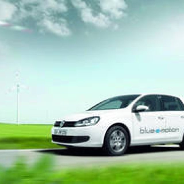  Volkswagen GOLF blue e-motion｜フォルクスワーゲン ゴルフ ブルー e モーション LAモーターショーにて公開 ギャラリー