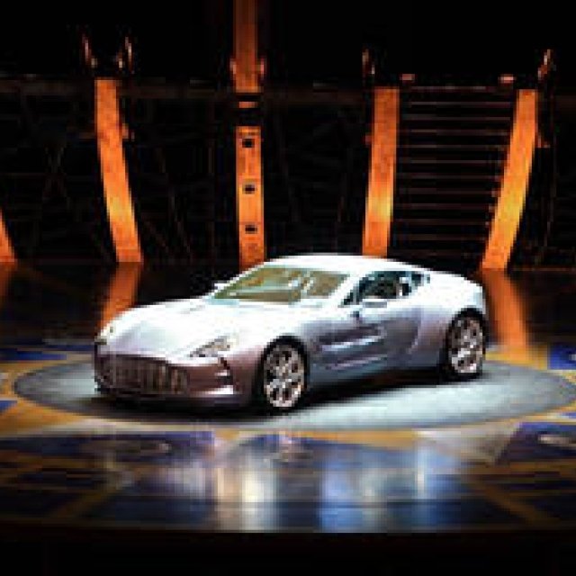  ASTON MARTIN One-77｜シルク・ドゥ・ソレイユにてお披露目! ギャラリー