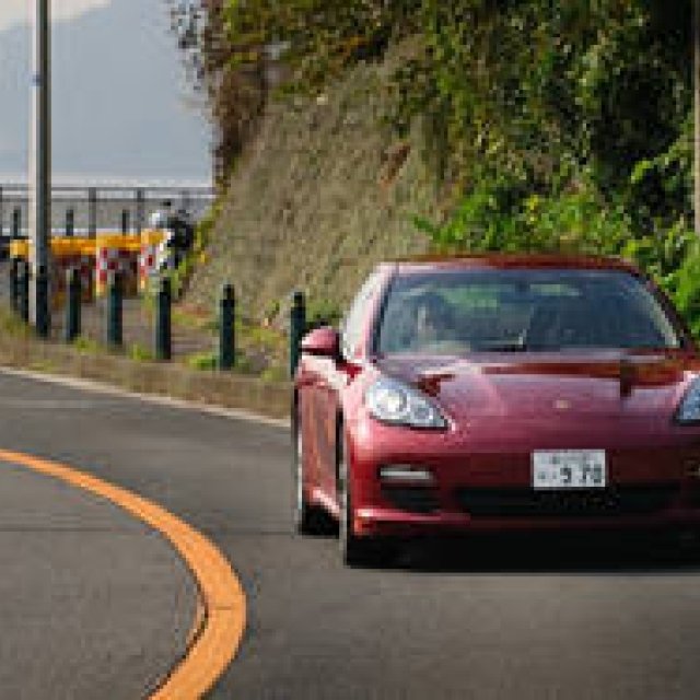  PORSCHE Panamera ギャラリー