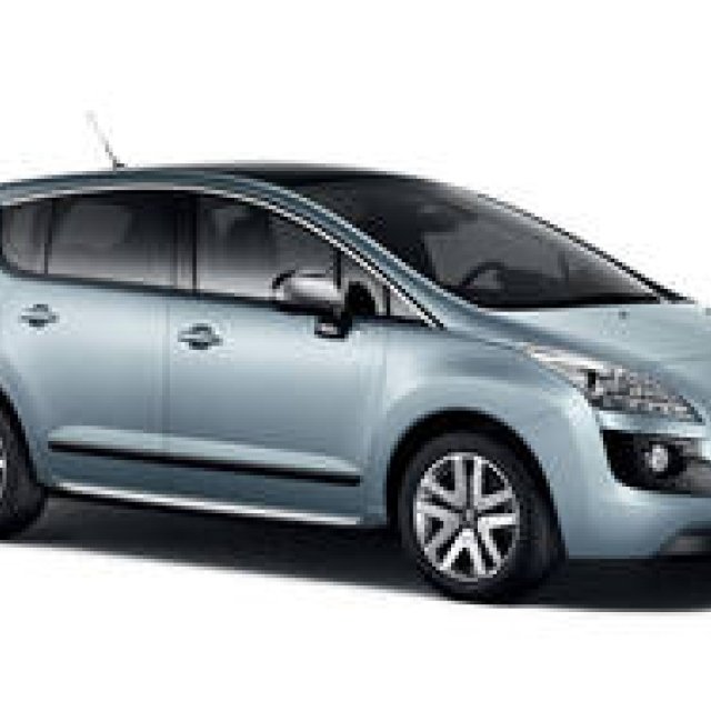 プジョー 「3008 Hybrid4」を日本初公開｜第42回東京モーターショー2011｜Peugeot