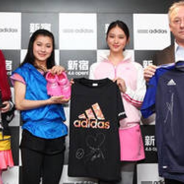 adidas｜直営店国内最大級のアディダス ブランドコアストア 新宿 ギャラリー