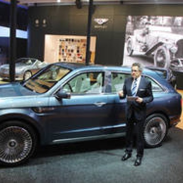 ベントレーEXP 9 Fのエンジンとインテリアを公開｜Bentley ギャラリー