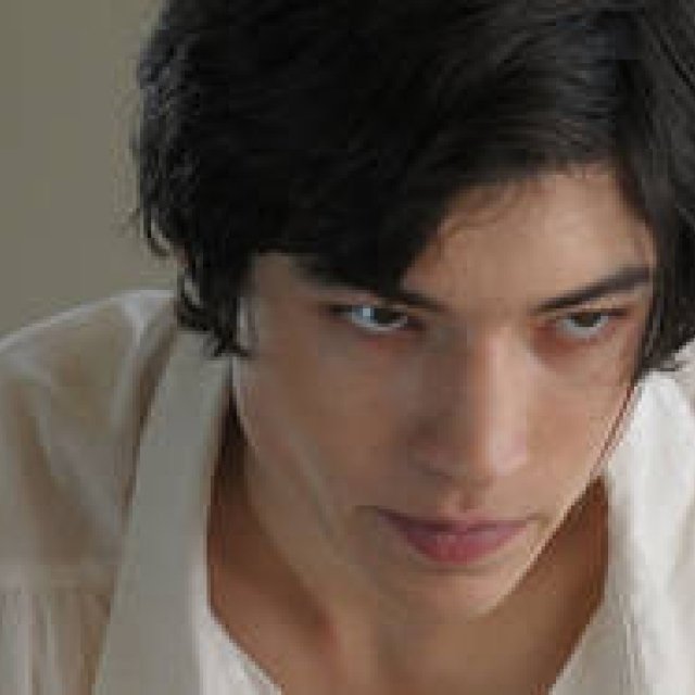 INTERVIEW｜映画『少年は残酷な弓を射る』エズラ・ミラー　インタビュー