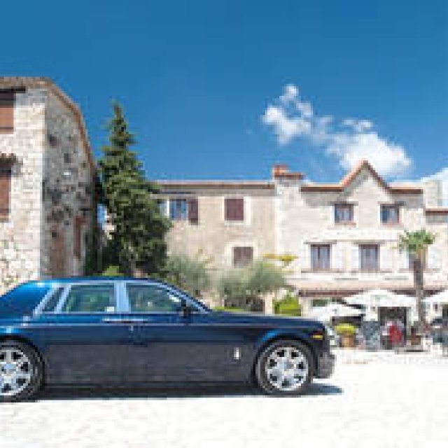 ロールス・ロイス ファントム シリーズIIで南仏を走る｜ ROLLS-ROYCE ギャラリー