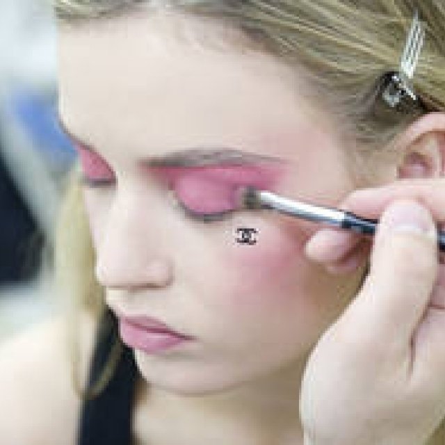 CHANEL｜ピーター フィリップスの斬新なクリエイション ギャラリー