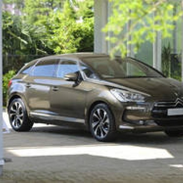 シトロエン DS5 シックに試乗｜Citroen ギャラリー