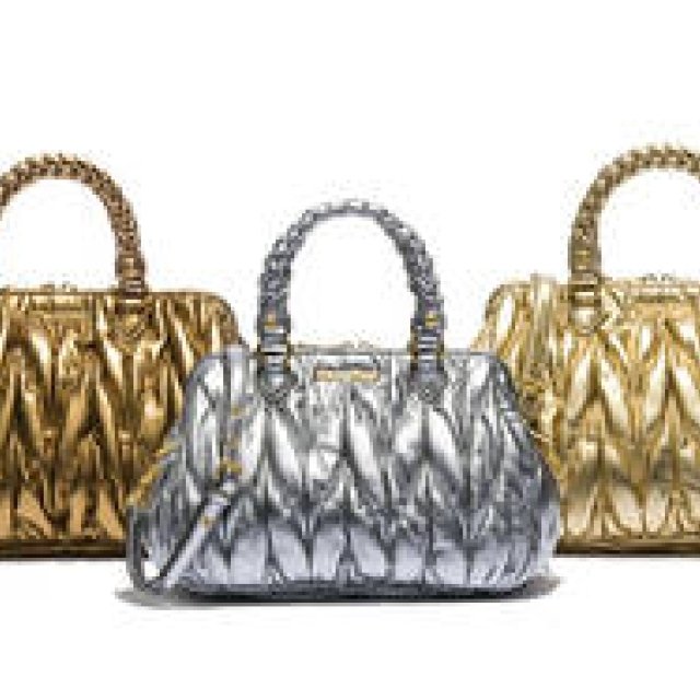 MIU MIU｜メダルカラーのロンドン限定スペシャルエディションが登場 ギャラリー