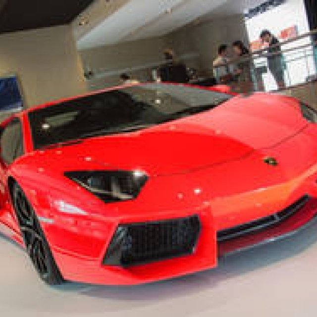 アヴェンタドールがアップデート｜Lamborghini ギャラリー