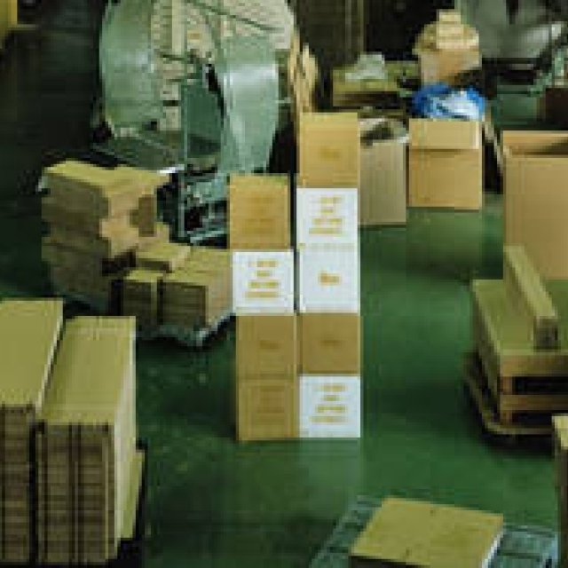 BEAMS T｜PAPIER LABO.×BEAMS T プロジェクト「Bcc:」第二弾ダンボール（箱）発売