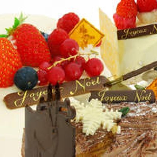 Frederic Cassel | 2012 Christmas Cake Collection Gallery