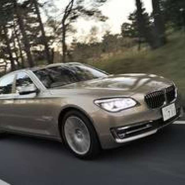 Test Drive: BMW 7 Series | BMW Gallery