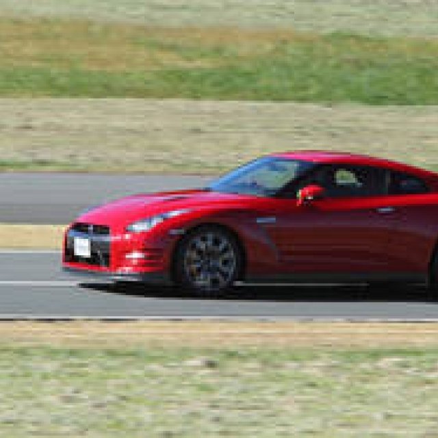 Test Drive: The 2013 Nissan GT-R | Nissan Gallery