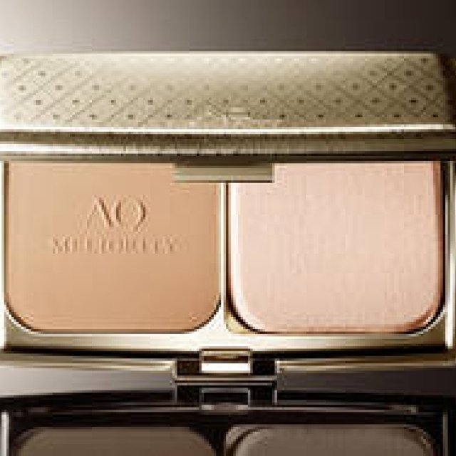 Cosme Decorte Unveils AQ Meliority, Its Pinnacle Foundation, and Ever Crystal, a Whitening Foundation | COSME DECORTE Gallery