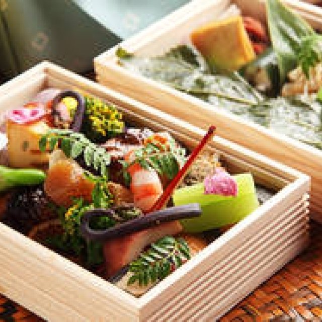 EAT | Hyatt Regency Kyoto Presents a Festive Spring Bento Box and Sweets Gallery