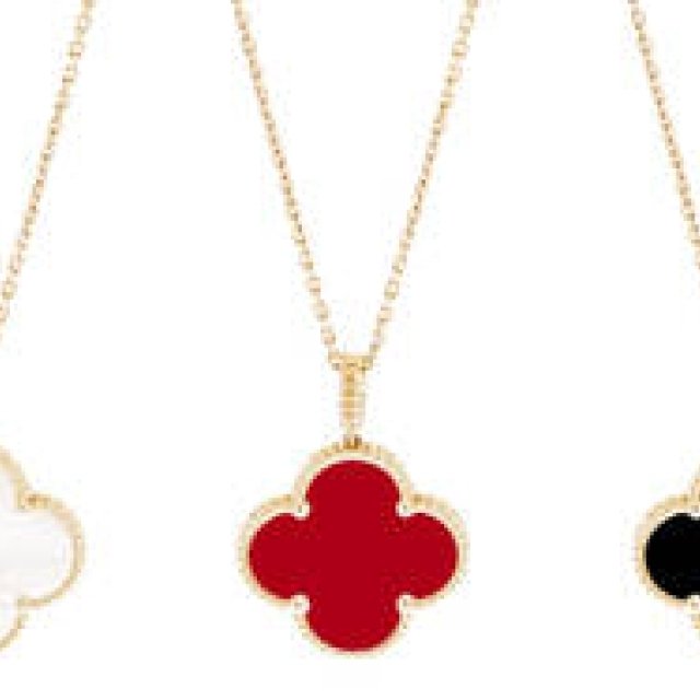 Magic Alhambra Long Necklace: A New Line Arrives | Van Cleef & Arpels Gallery