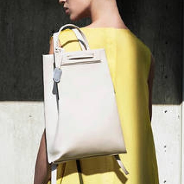 The Latest Collection Presents a New Worldview | Calvin Klein platinum Gallery