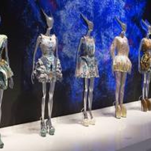 ART FILE 36｜『Alexander McQueen: Savage Beauty』ファッションガラ ギャラリー