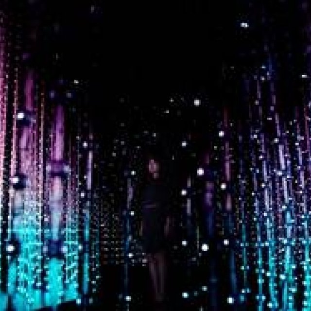 teamLab Presents a New Exhibition Walking Through a Universe of Light | POLA MUSEUM ANNEX Gallery
