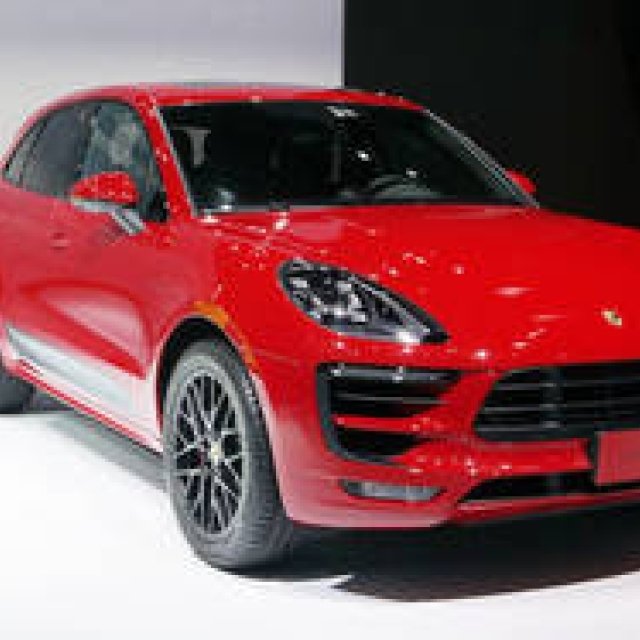 Porsche Unveils the Macan GTS and 911 Carrera 4 | Porsche