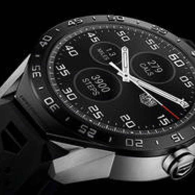 TAG Heuer Unveils Its First Connected Watch | TAG Heuer Gallery
