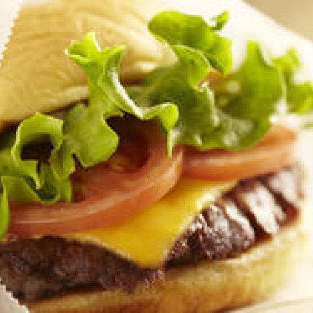 Shake Shack Gallery: New York’s Shake Shack Burger Restaurant Opens in Kita-Aoyama, Tokyo