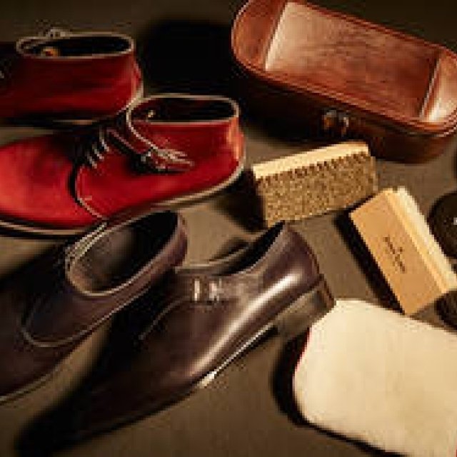 Christmas Fair 2015 Held | JOHN LOBB Gallery