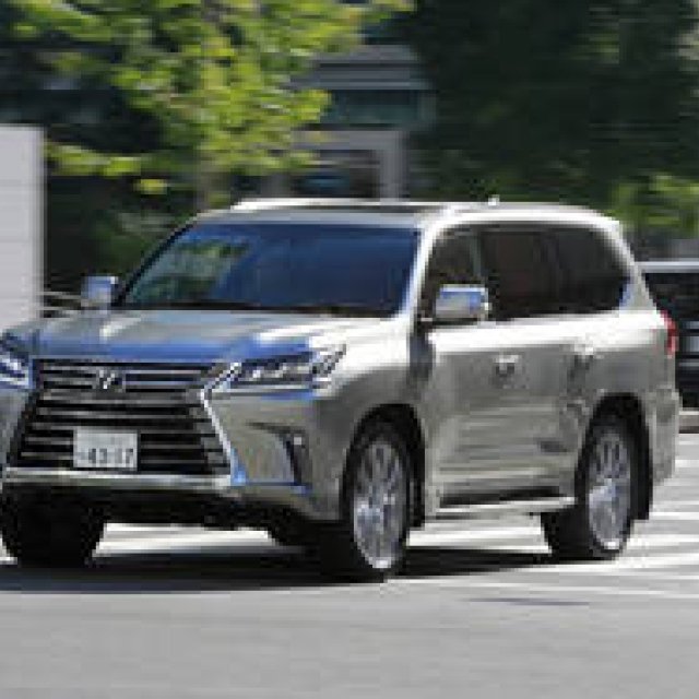 Test Drive: The New Lexus LX570 | LEXUS Gallery