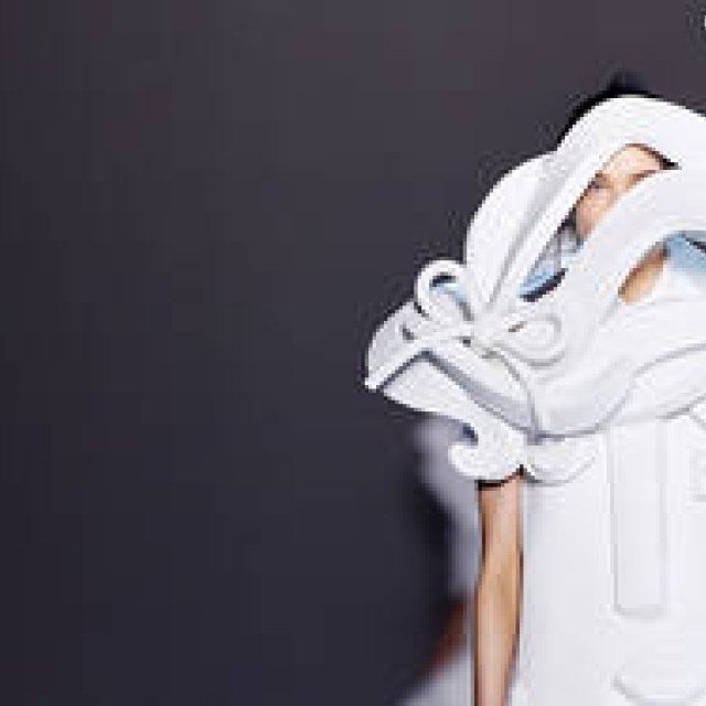 Viktor & Rolf Spring/Summer 2016 Womenswear Haute Couture Collection | VIKTOR & ROLF