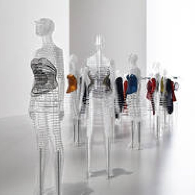 MIYAKE ISSEY Exhibition Highlights Tokujin Yoshioka's "Designing the Body" Installation | ART Gallery