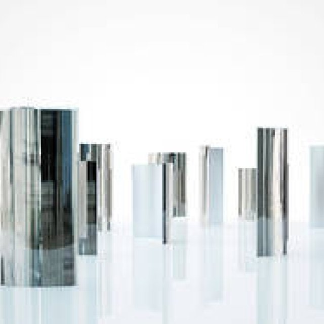 Milan Salone: Cattelini and Glass Italia Present Tokujin Yoshioka's New Works | EXHIBITION Gallery