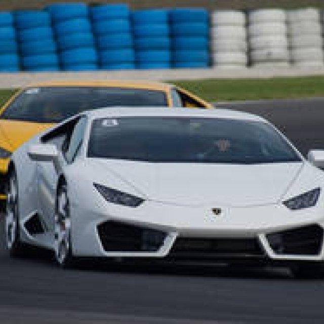 Test Drive the Lamborghini Huracán LP 580-2 on the MotoGP Circuit | Lamborghini Gallery