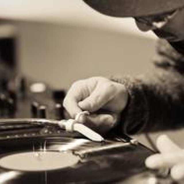 Series | Tatsuo Sunaga's Record Selection Style Vol. 1: A Jazz Maestro's Choice for the Season of Meetings and Farewells Gallery
