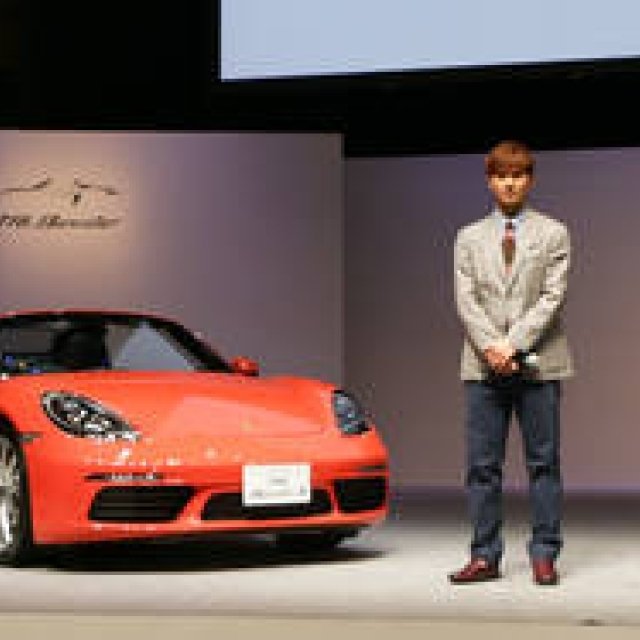 The Porsche 718 Boxster Arrives in Japan | Porsche Gallery