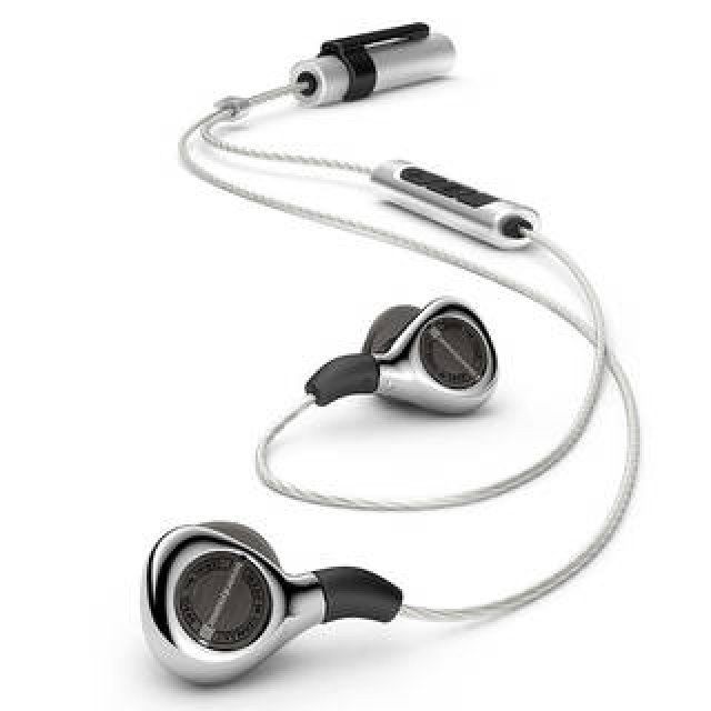 ジュエリーのような美しさをもつワイヤレスイヤホン「XELENTO WIRELESS JP」｜DESIGN　ギャラリー