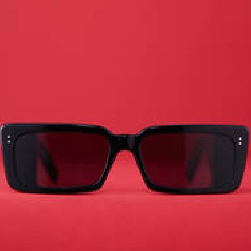 Vol. 47: Statement Sunglasses - GUCCI Gallery