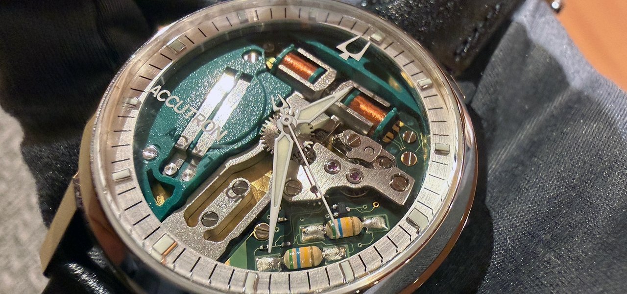 響け、F#の音。アキュトロン音叉時計、誕生から66年目の復活劇