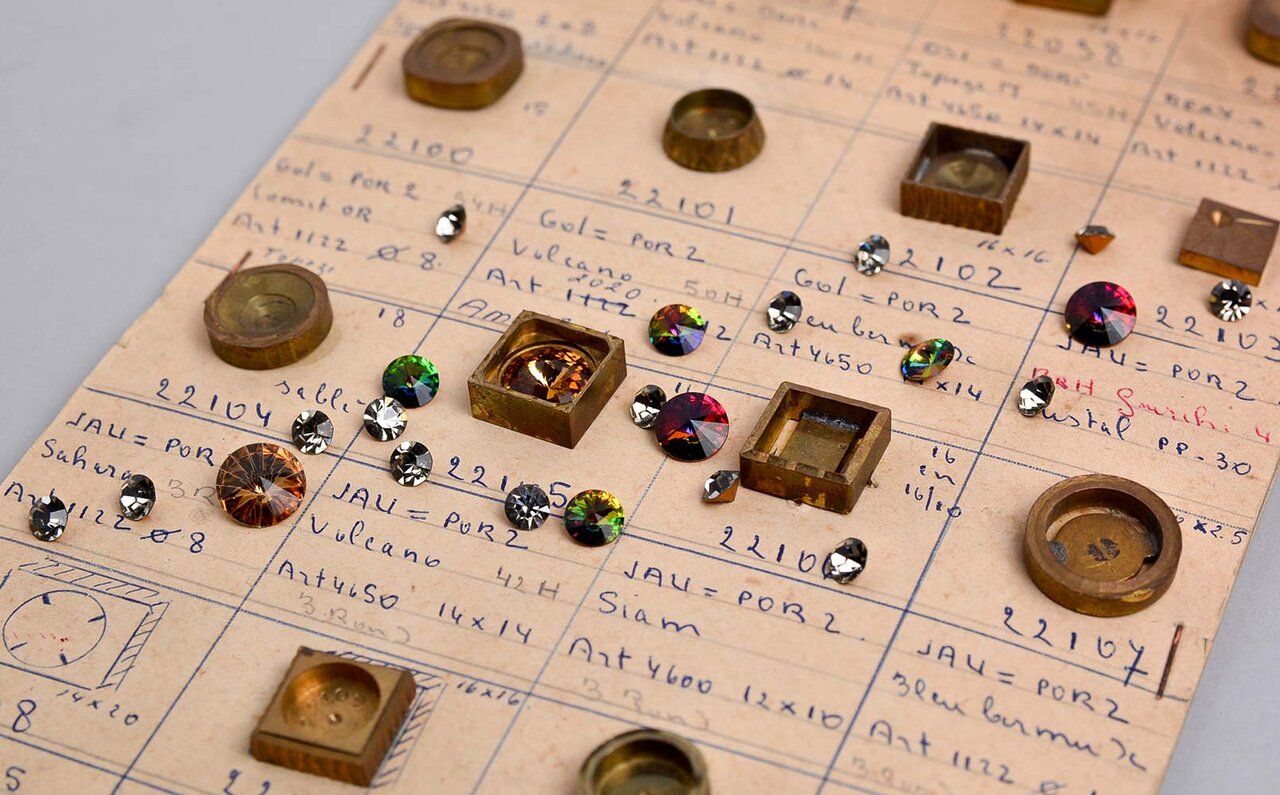 A New Collection from a Renowned Cufflink Maison, Perfecting the Universal Dress-Up Style | Louis FAGLIN