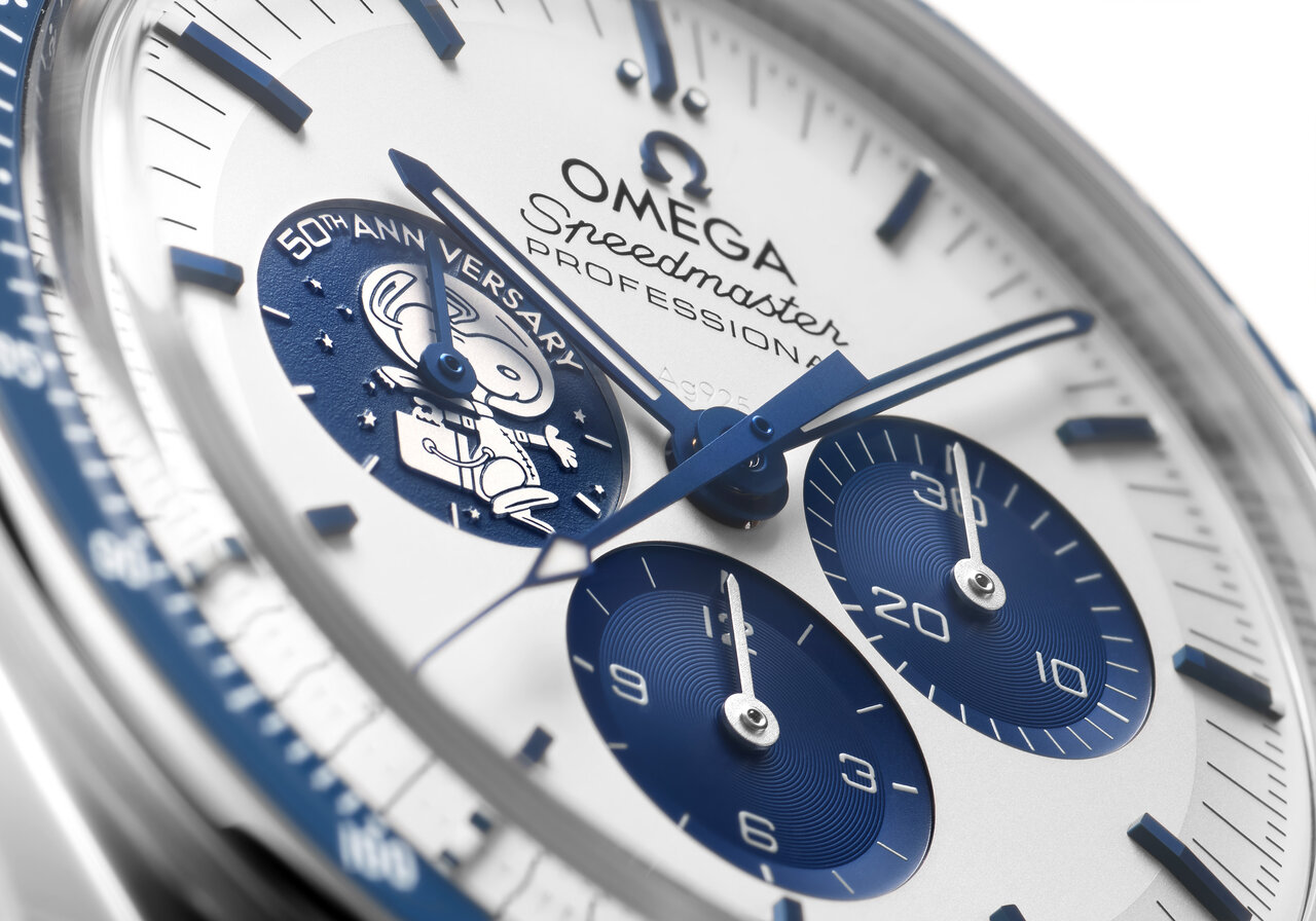 スピードマスター “シルバー スヌーピー アワード” 50 周年記念モデル｜OMEGA