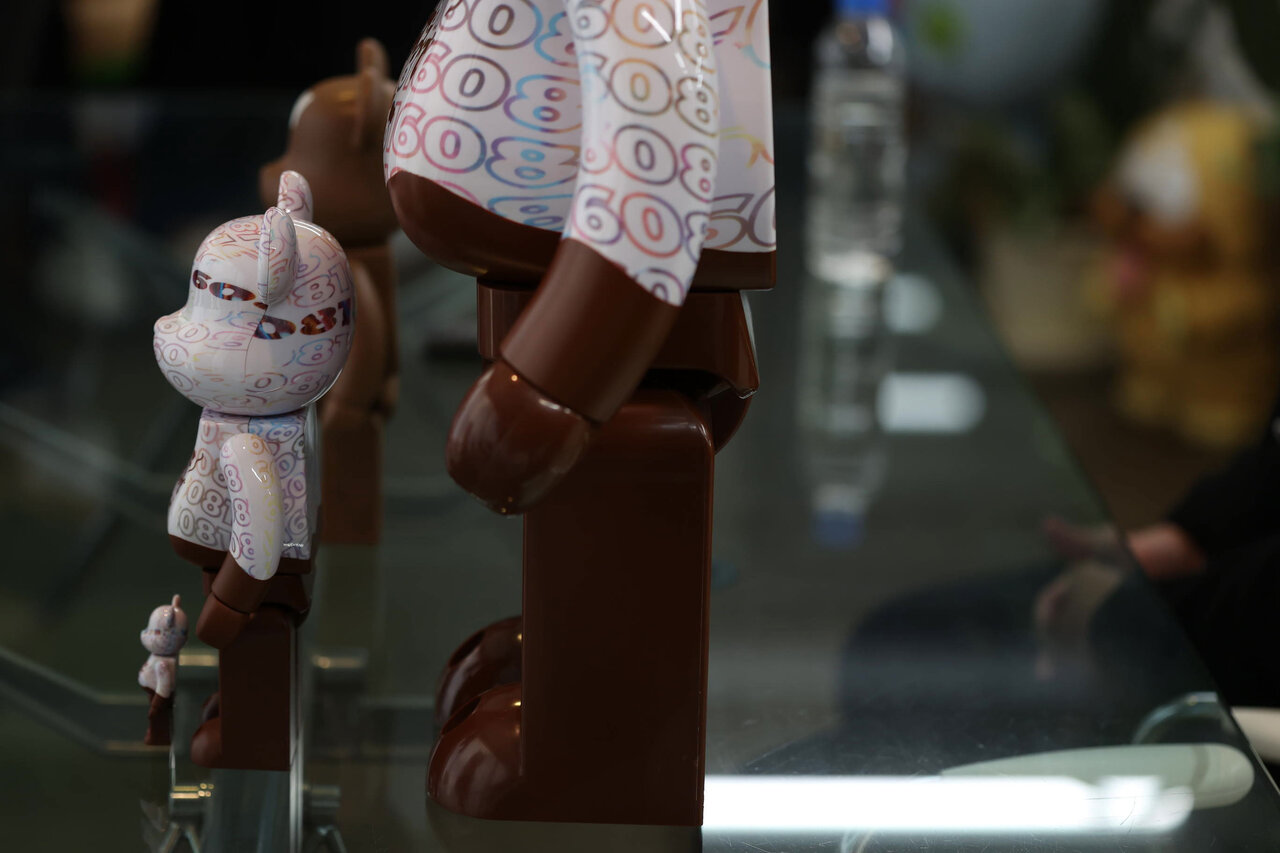 BE@RBRICK 8時16分だよ！湯呑みでコーヒー 発売記念 ムロツヨシ インタビュー｜MEDICOM TOY