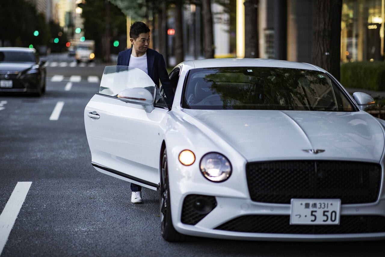 ライフアチーバーが語るベントレーの魅力──栗林研治先生×ベントレーコンチネンタルGT V8｜Bentley